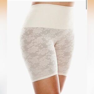High-Waist Lace Shaping Short - Cream